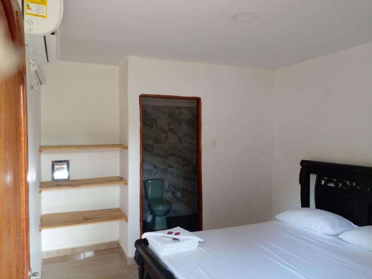 Hostal La Finquita Паломино Экстерьер фото